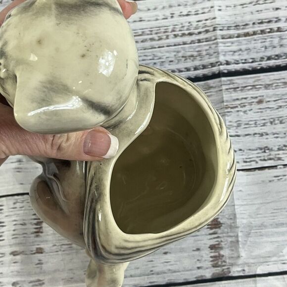 Vintage McCoy Black & Grey Cat With Ball Of Yarn Figurine Vase Planter #3026 - Picture 10 of 13